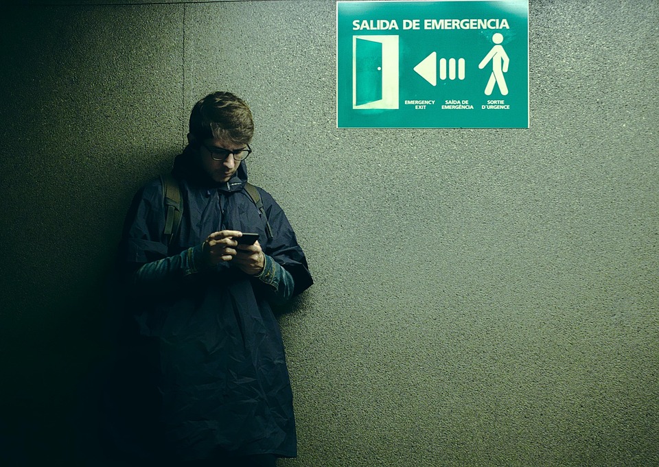 城市化生活中的孤独感：身在人群，为何心仍孤单？